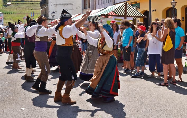 Cartel de Fiesta del Día de los Pueblos de Asturias